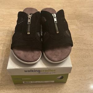 NIB Walking Cradles “Spiro” Shoes